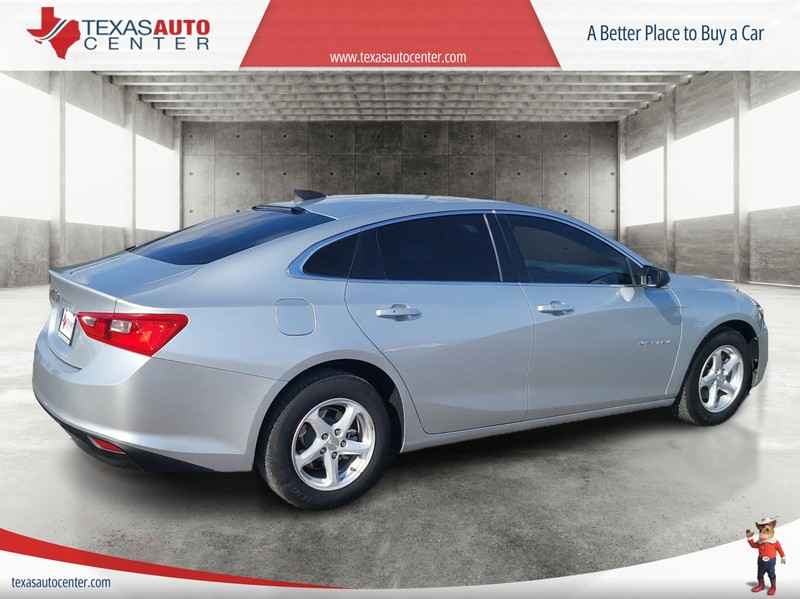 Chevrolet Malibu Vehicle Full-screen Gallery Image 7