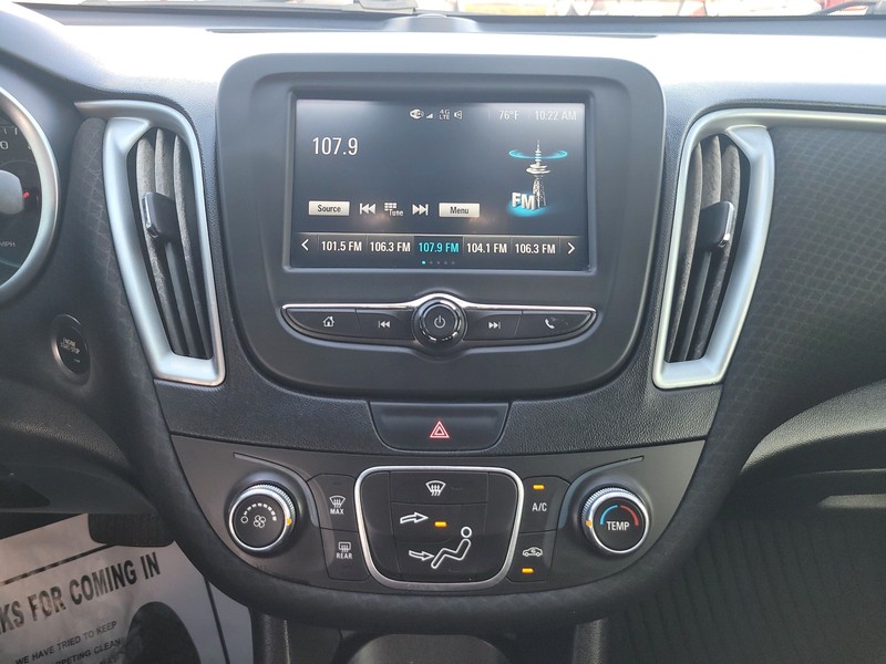 Chevrolet Malibu Vehicle Full-screen Gallery Image 11