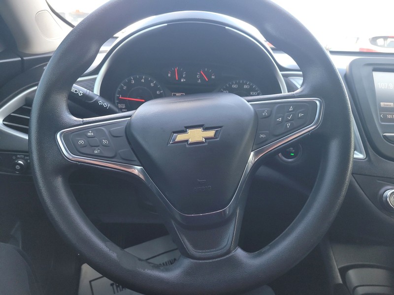 Chevrolet Malibu Vehicle Full-screen Gallery Image 13