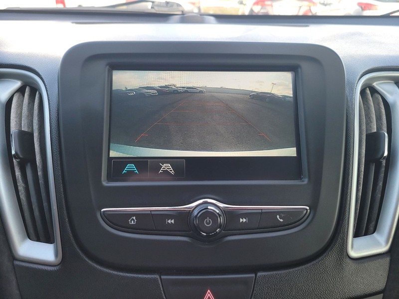 Chevrolet Malibu Vehicle Full-screen Gallery Image 16