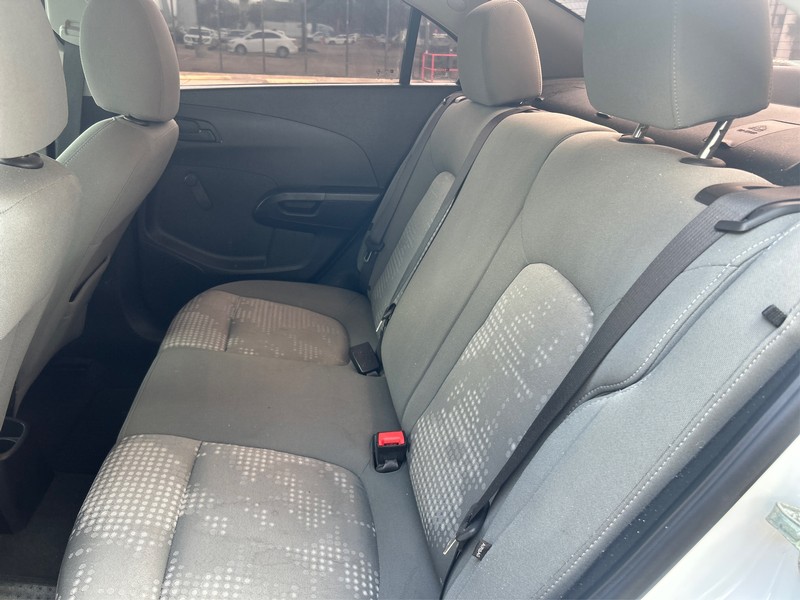 Chevrolet Sonic Vehicle Full-screen Gallery Image 10