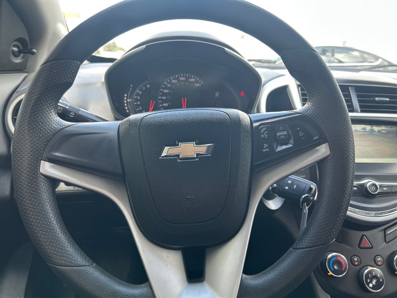 Chevrolet Sonic Vehicle Full-screen Gallery Image 14