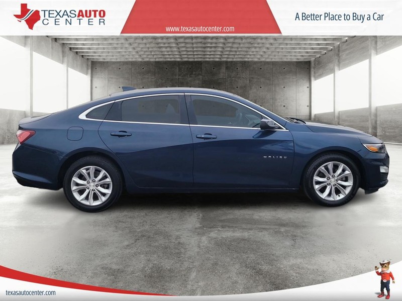 Chevrolet Malibu Vehicle Full-screen Gallery Image 4