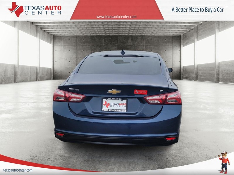 Chevrolet Malibu Vehicle Full-screen Gallery Image 6