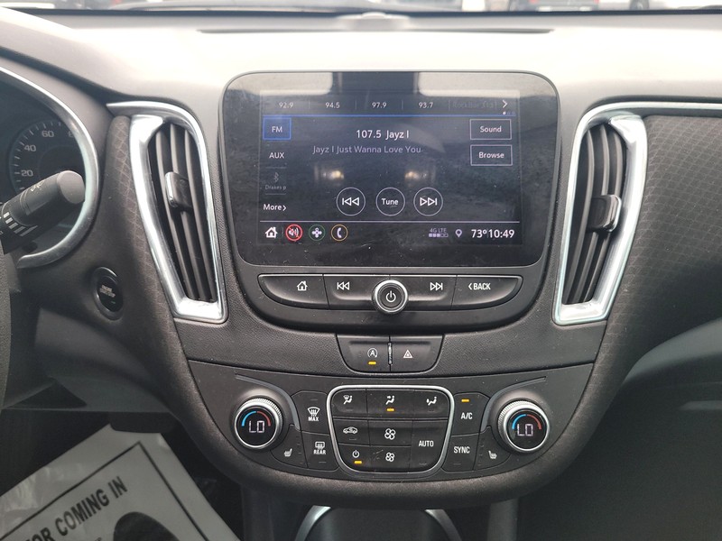 Chevrolet Malibu Vehicle Full-screen Gallery Image 11