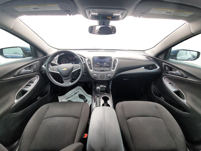 Chevrolet Malibu Vehicle Full-screen Gallery Image 14