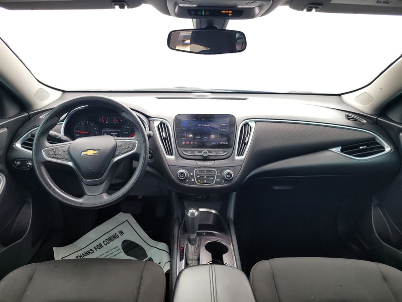 Chevrolet Malibu Vehicle Full-screen Gallery Image 15