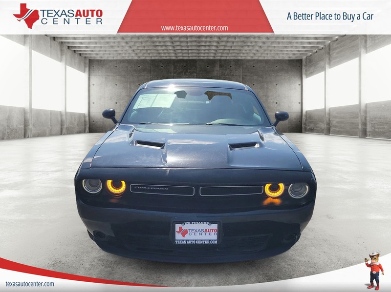 Dodge Challenger Vehicle Full-screen Gallery Image 3
