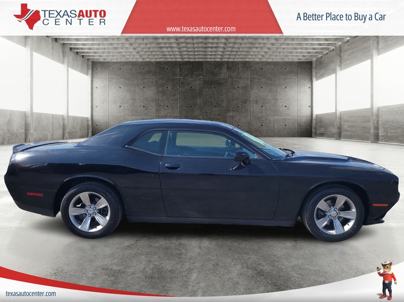 Dodge Challenger Vehicle Full-screen Gallery Image 4