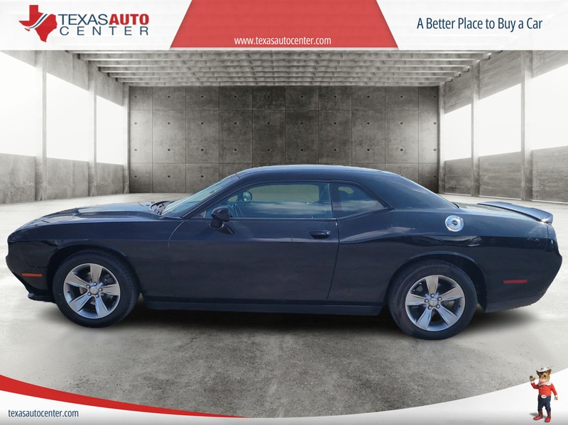 Dodge Challenger Vehicle Full-screen Gallery Image 5
