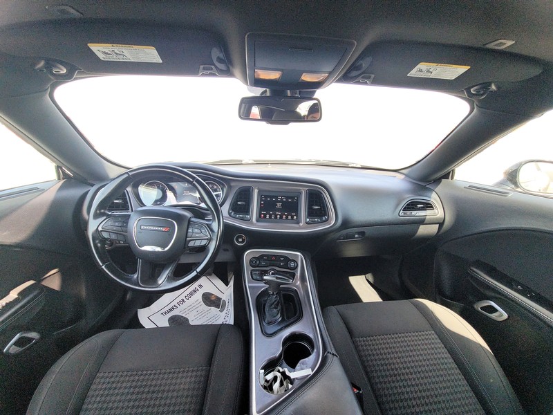 Dodge Challenger Vehicle Full-screen Gallery Image 13