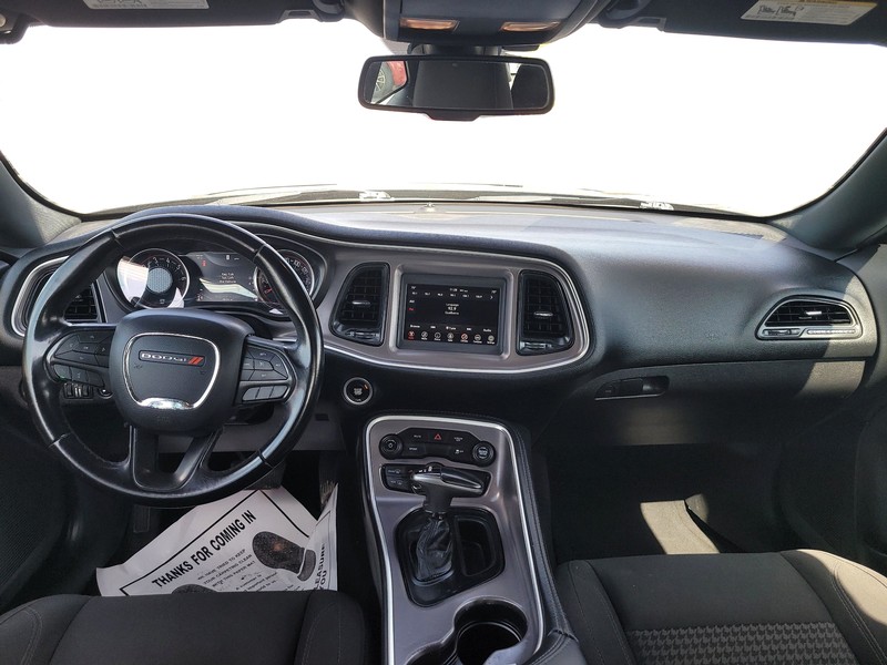 Dodge Challenger Vehicle Full-screen Gallery Image 14