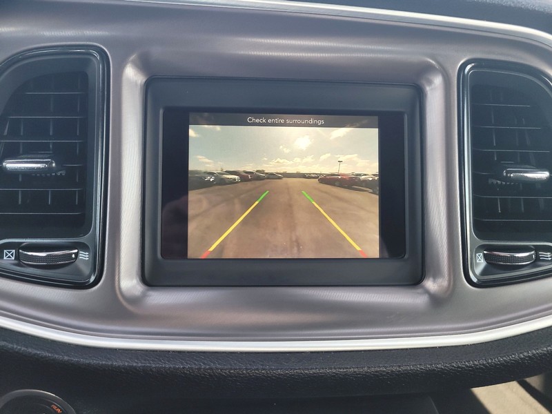 Dodge Challenger Vehicle Full-screen Gallery Image 15