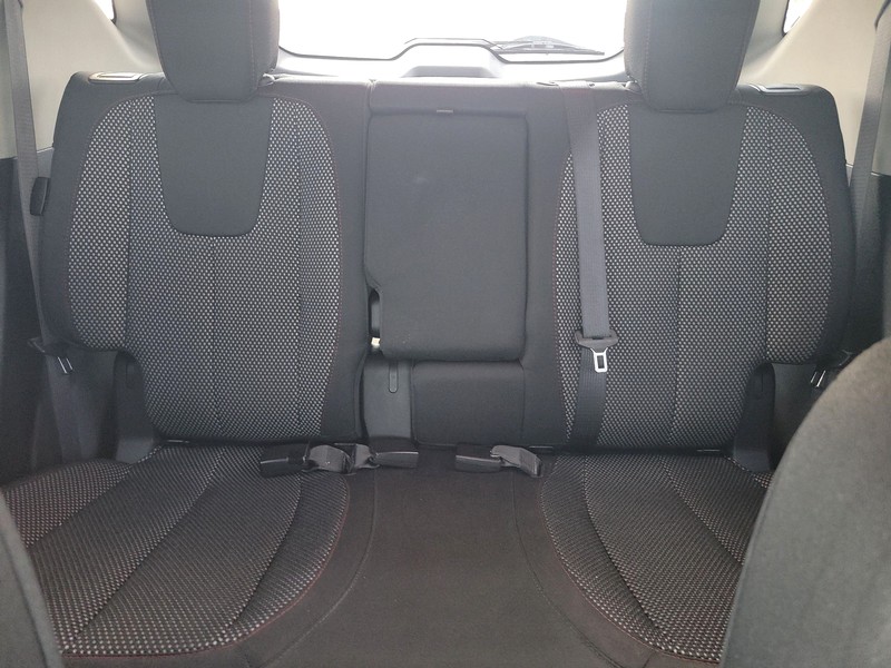 Chevrolet Equinox Vehicle Full-screen Gallery Image 13