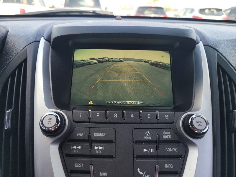 Chevrolet Equinox Vehicle Full-screen Gallery Image 17