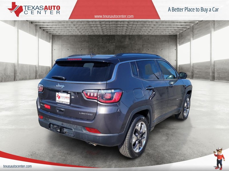 Jeep Compass Vehicle Full-screen Gallery Image 7