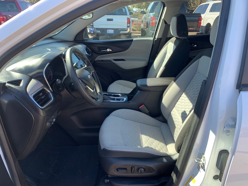 Chevrolet Equinox Vehicle Full-screen Gallery Image 09