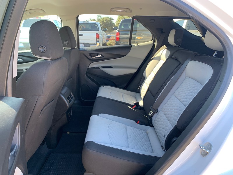 Chevrolet Equinox Vehicle Full-screen Gallery Image 10