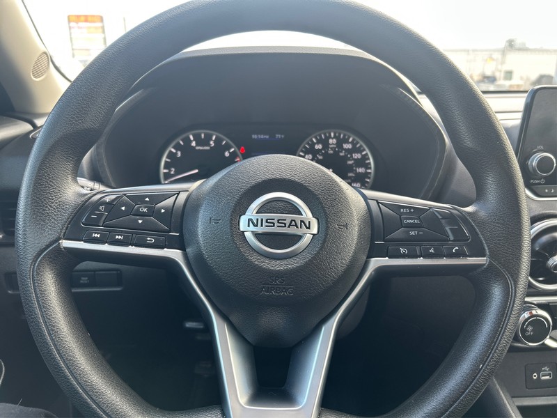 Nissan Sentra Vehicle Full-screen Gallery Image 14