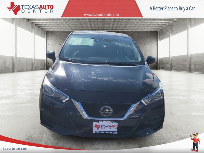 Nissan Versa Vehicle Full-screen Gallery Image 3