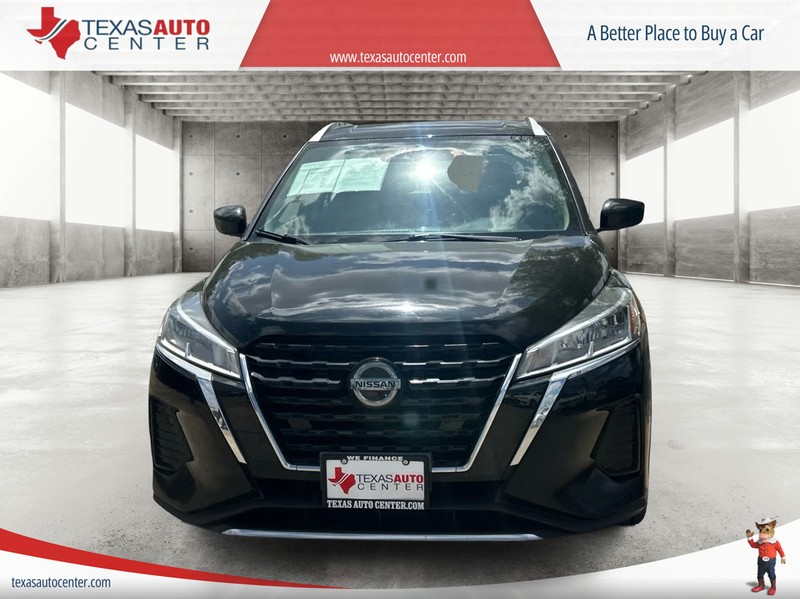 Nissan Kicks Vehicle Full-screen Gallery Image 3