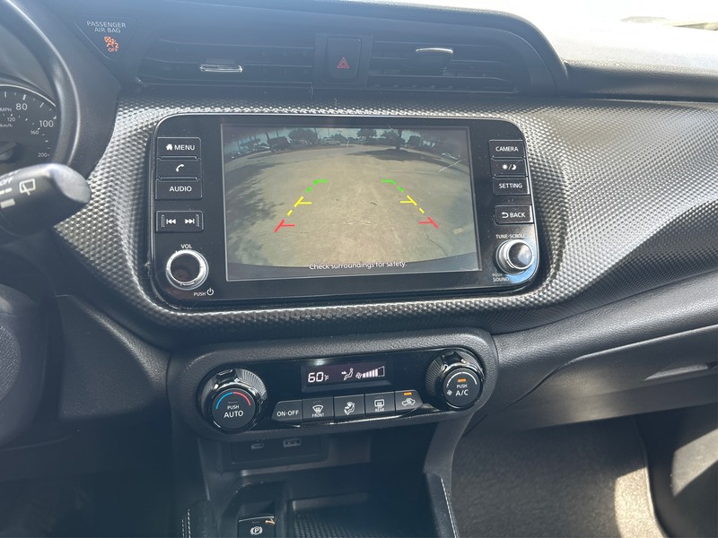 Nissan Kicks Vehicle Full-screen Gallery Image 17