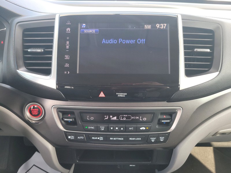 Honda Pilot Vehicle Full-screen Gallery Image 11