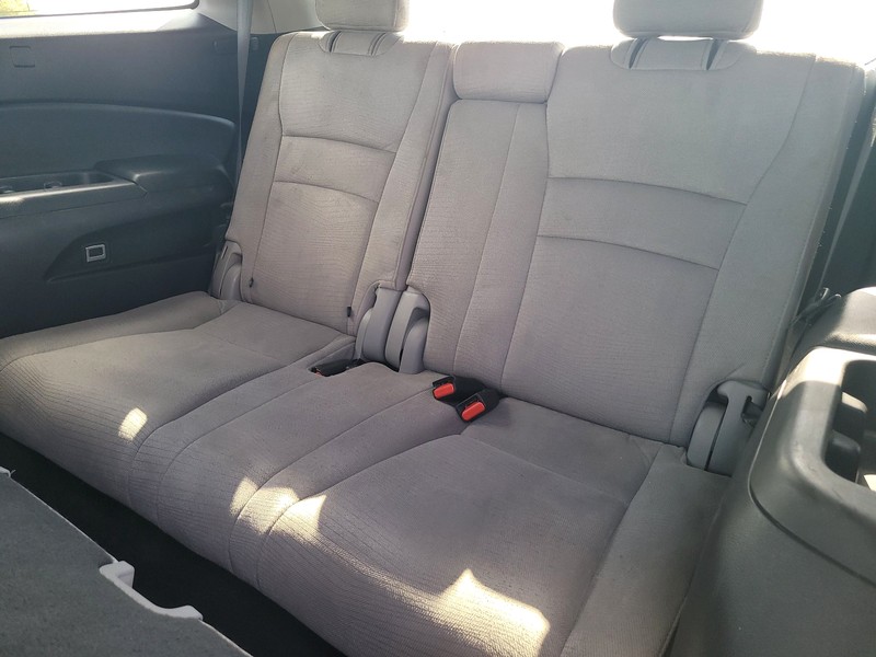 Honda Pilot Vehicle Full-screen Gallery Image 17