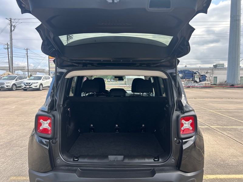 Jeep Renegade Vehicle Full-screen Gallery Image 11