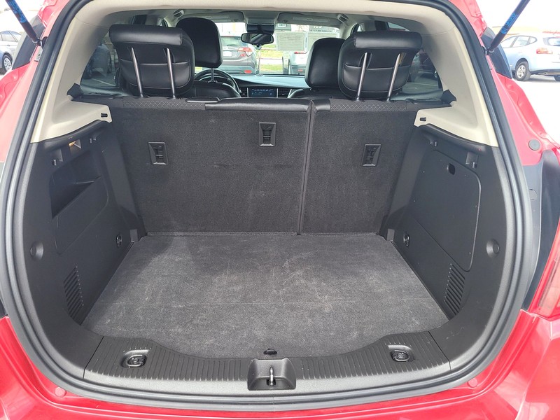 Buick Encore Vehicle Full-screen Gallery Image 11