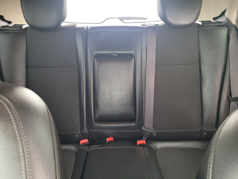 Buick Encore Vehicle Full-screen Gallery Image 13