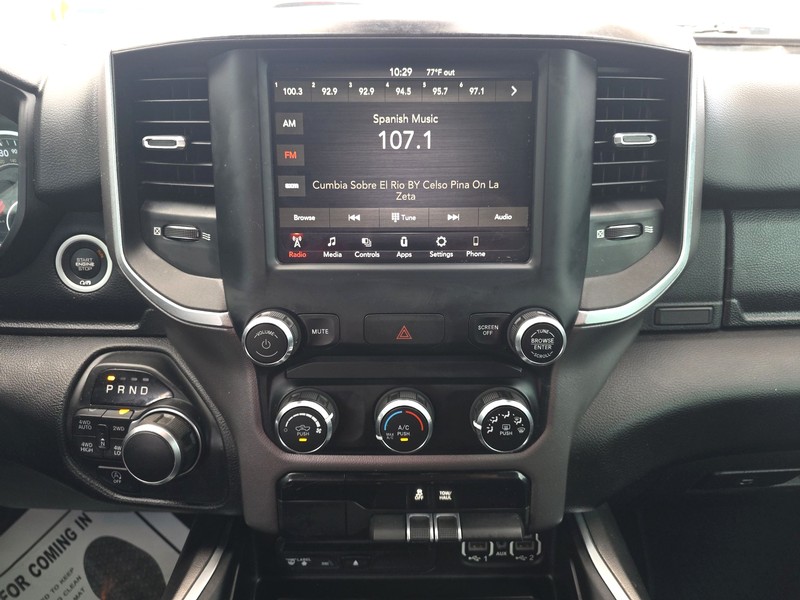 Ram 1500 Vehicle Full-screen Gallery Image 11