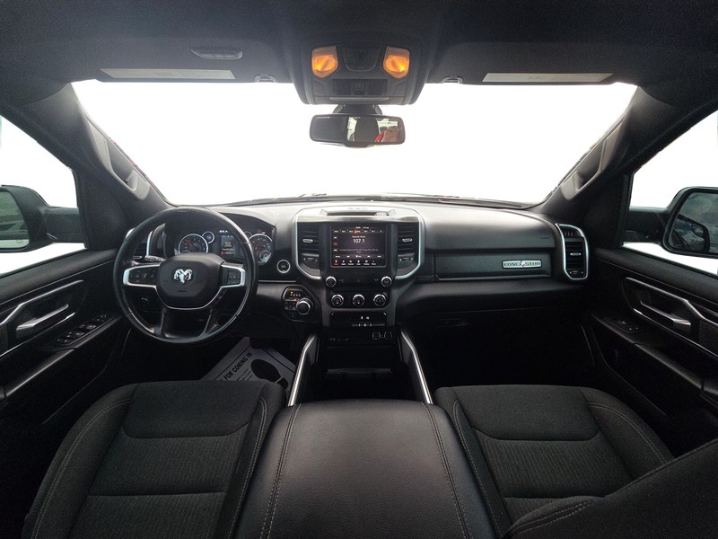 Ram 1500 Vehicle Full-screen Gallery Image 14