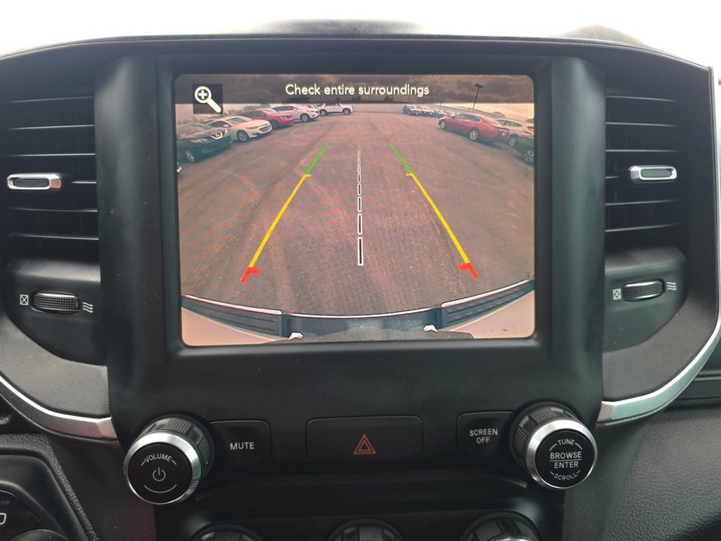 Ram 1500 Vehicle Full-screen Gallery Image 16