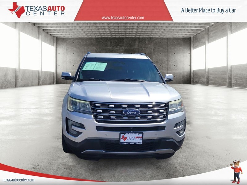 Ford Explorer Vehicle Full-screen Gallery Image 3