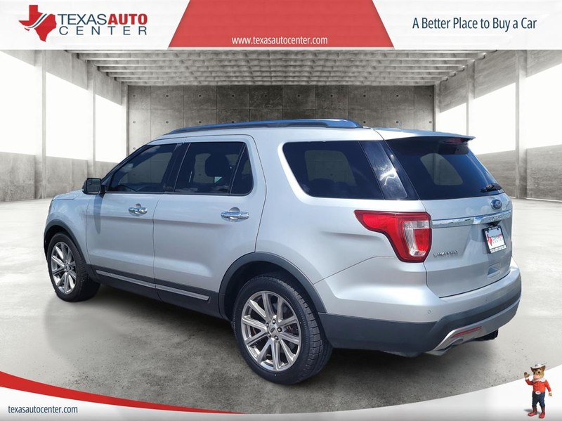 Ford Explorer Vehicle Full-screen Gallery Image 8