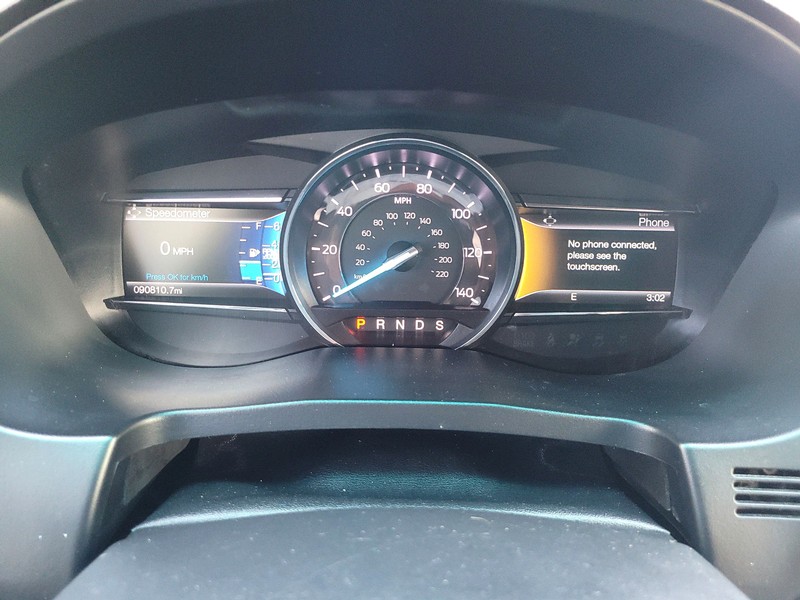 Ford Explorer Vehicle Full-screen Gallery Image 14