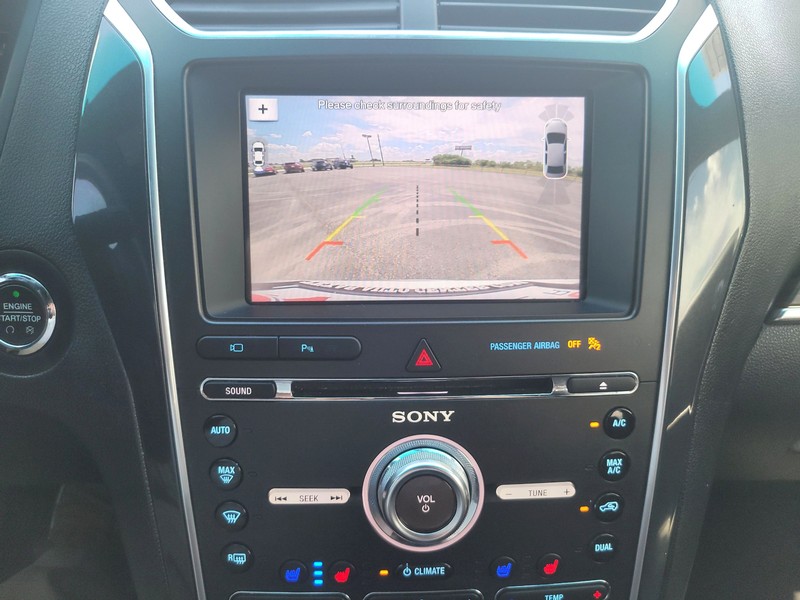 Ford Explorer Vehicle Full-screen Gallery Image 19