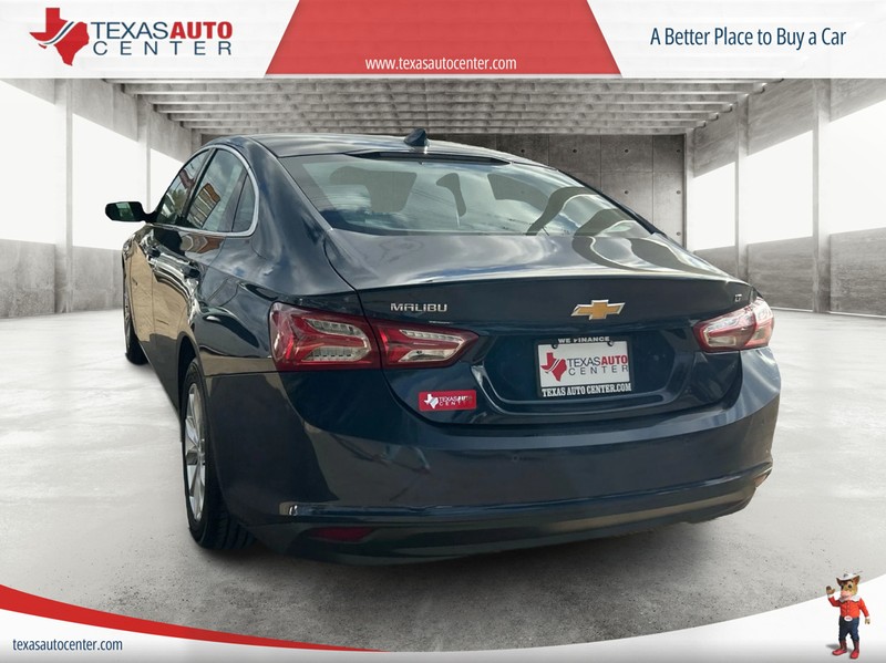 Chevrolet Malibu Vehicle Full-screen Gallery Image 7