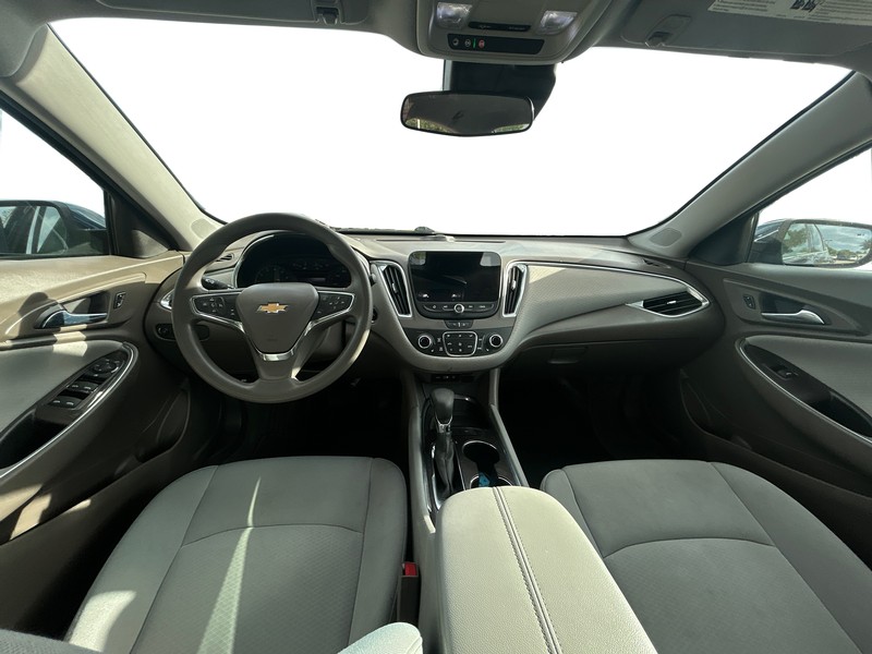 Chevrolet Malibu Vehicle Full-screen Gallery Image 14