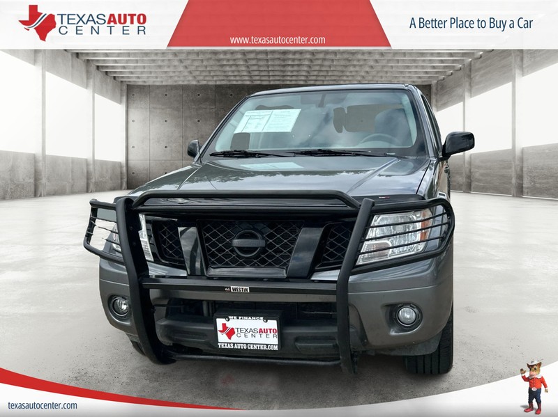 Nissan Frontier Vehicle Full-screen Gallery Image 3