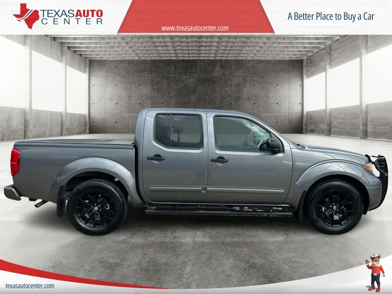 Nissan Frontier Vehicle Full-screen Gallery Image 4