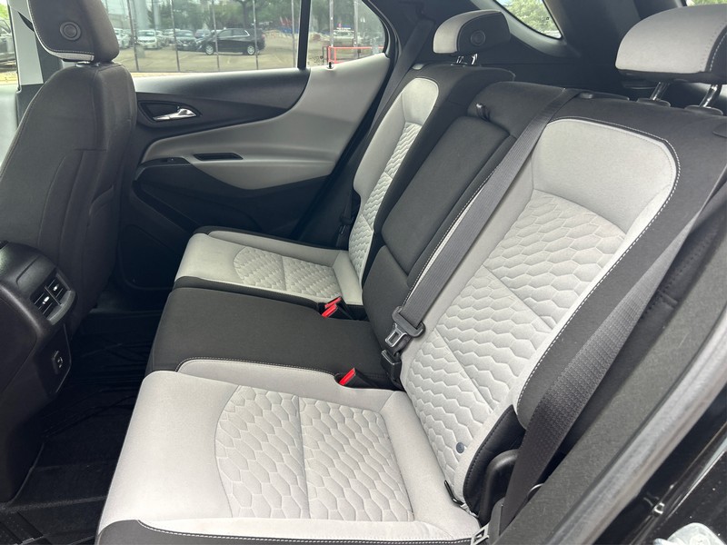 Chevrolet Equinox Vehicle Full-screen Gallery Image 10