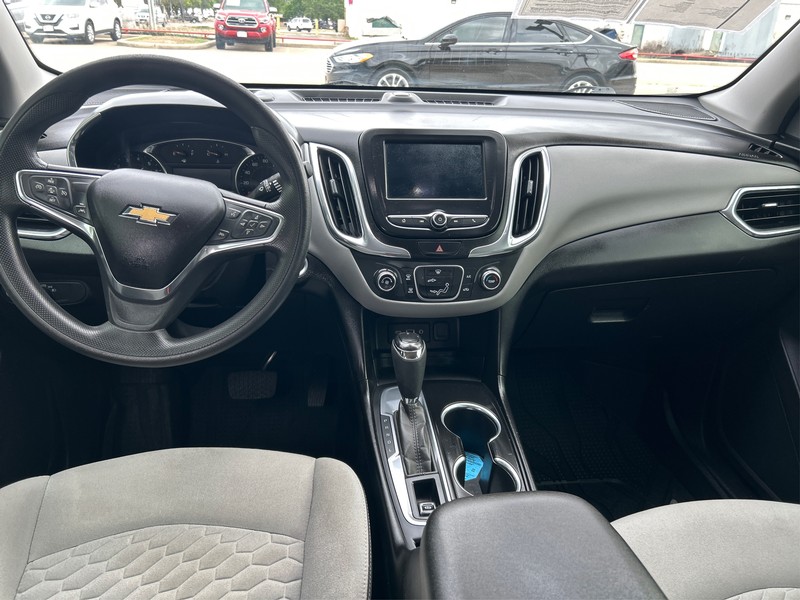 Chevrolet Equinox Vehicle Full-screen Gallery Image 12