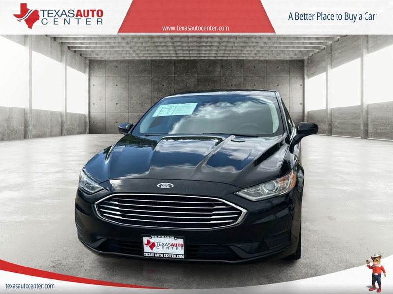 Ford Fusion Vehicle Full-screen Gallery Image 3