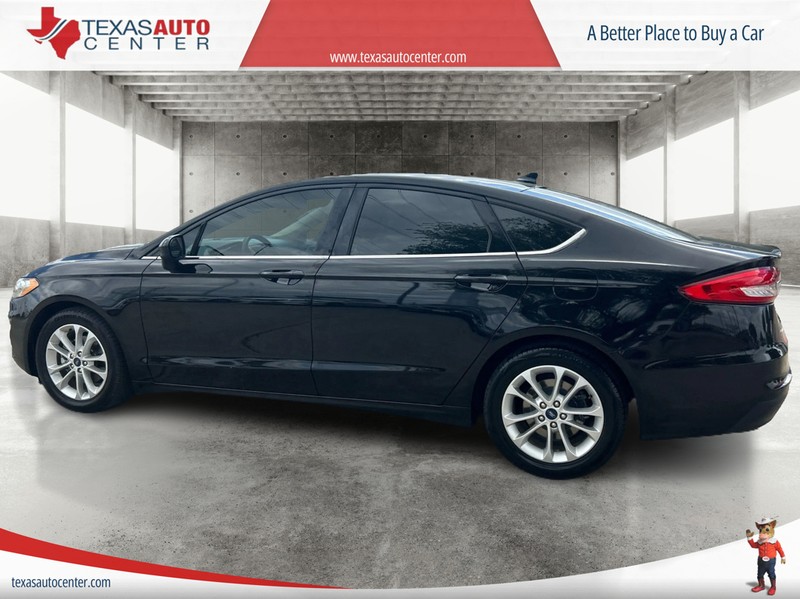 Ford Fusion Vehicle Full-screen Gallery Image 5