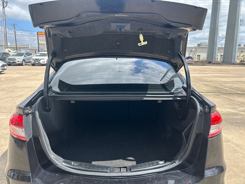 Ford Fusion Vehicle Full-screen Gallery Image 11