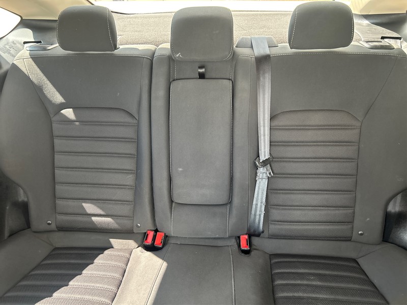 Ford Fusion Vehicle Full-screen Gallery Image 13