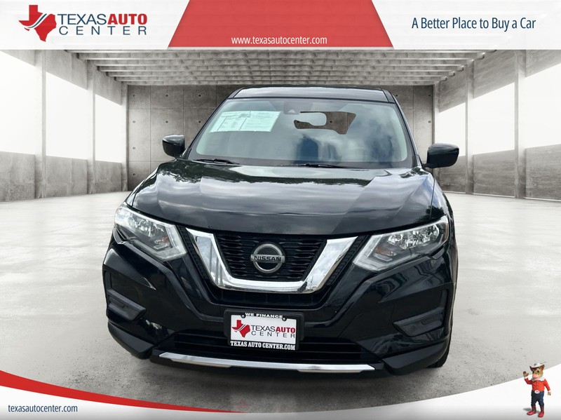 Nissan Rogue Vehicle Full-screen Gallery Image 3