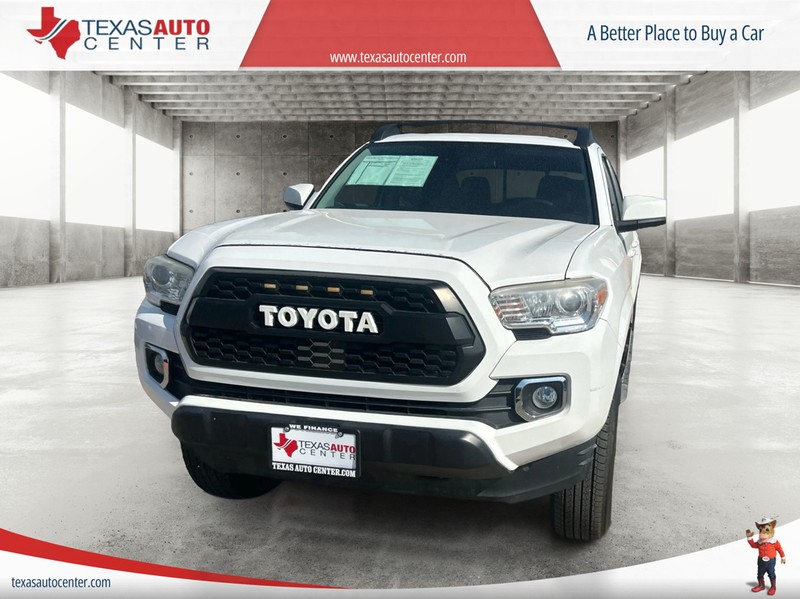 Toyota Tacoma Vehicle Full-screen Gallery Image 3